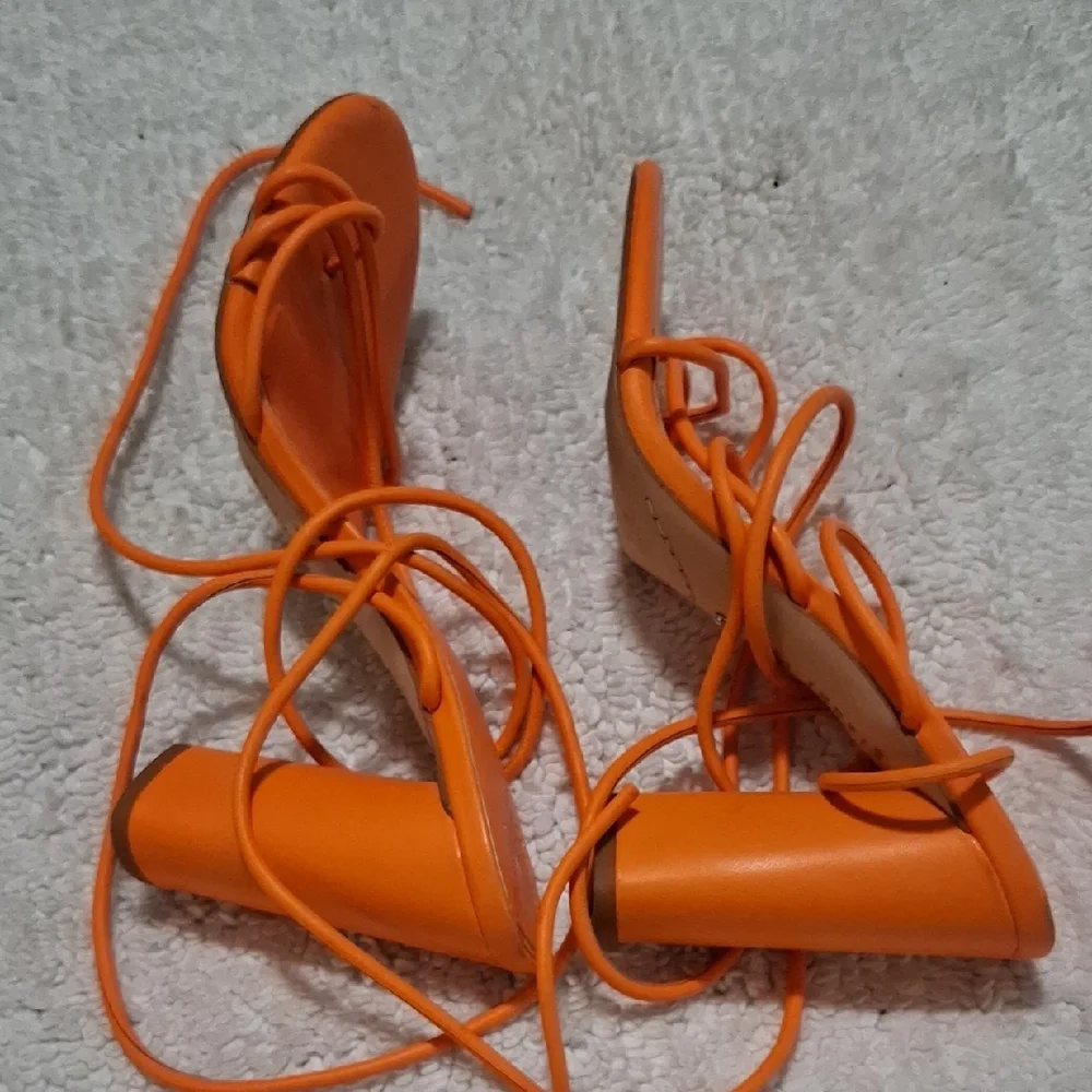 Gianni Bini Vibrant Orange Strappy Heels - Picture 4 of 8